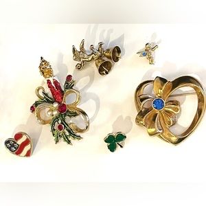 Vintage brooch lot